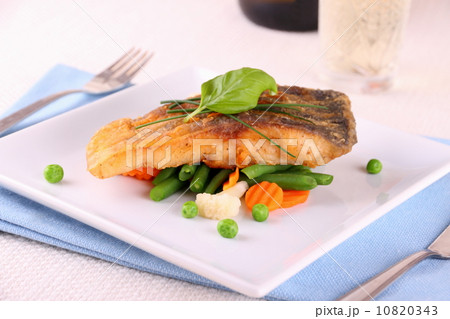 Fried carp fish fillet with vegetables 10820343