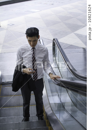 Asian working professional outdoor Asian working professional outdoor 10821624