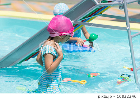 プール遊び 10822246