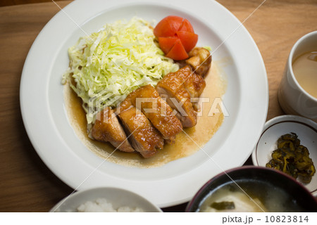 鶏の照り焼き 鶏の照り焼き 10823814