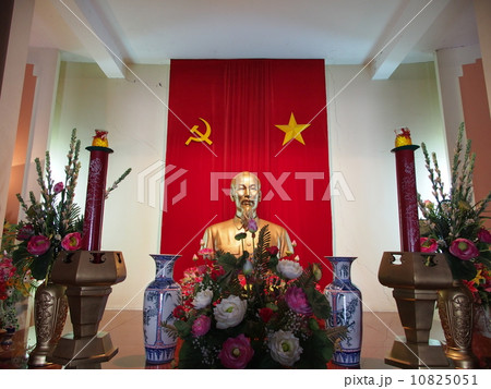 ベトナム　カントー　ホー・チ・ミン像 10825051