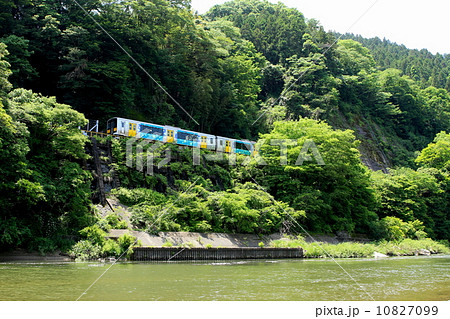 水郡線「清流沿いを走る列車」 水郡線「清流沿いを走る列車」 10827099
