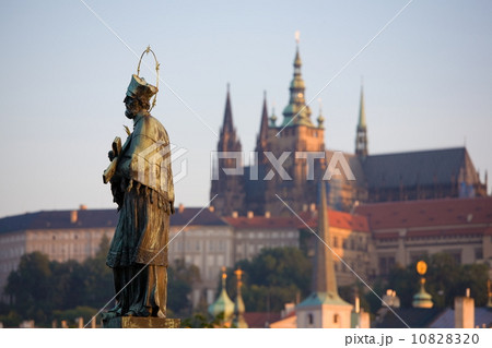 Sunrise on Charles bridge in Prague 10828320