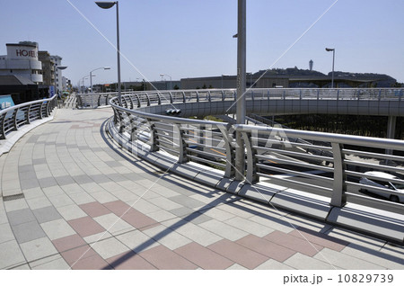 海辺の歩道橋 海辺の歩道橋 10829739