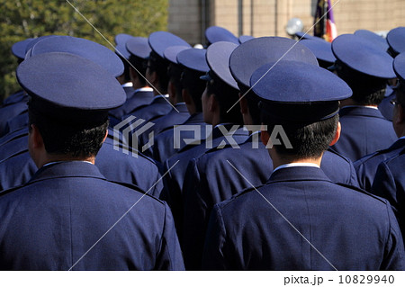 整列する警察官 整列する警察官 10829940