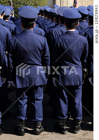 整列する警察官 整列する警察官 10829941