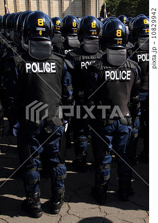 整列する警察官の写真素材