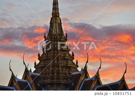 Sunrise in Bangkok 10831751