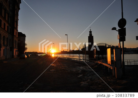 ガムラスタンの夕暮れ 10833789