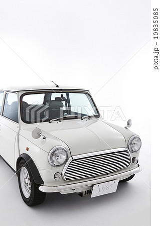 レトロな車 7 3右の写真素材