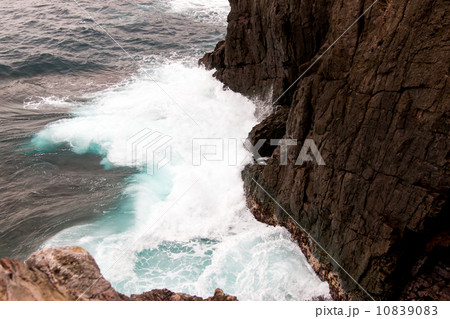 日本海の荒波 10839083