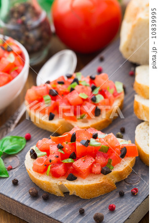 Italian bruschetta with tomatoes and basil 10839995