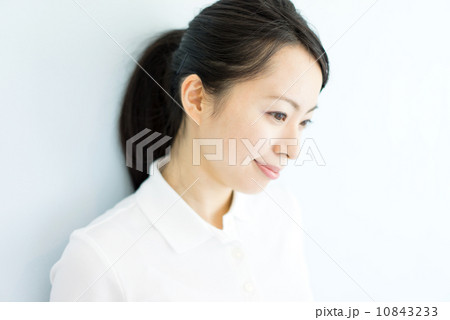 笑顔の女性 笑顔の女性 10843233