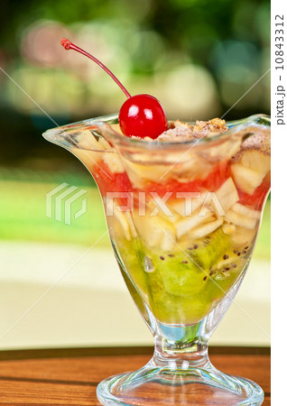 fruit dessert 10843312