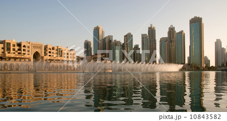 famous dubai musical fountain, United Arab Emirates 10843582