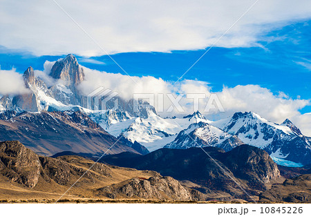 Fitz Roy Mountain, El Chalten, Patagonia, Glaciers National Park Fitz Roy Mountain, El Chalten, Patagonia, Glaciers National Park 10845226