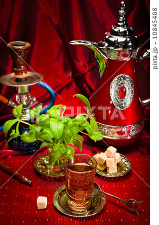 Traditional Arabic mint tea Traditional Arabic mint tea 10845408