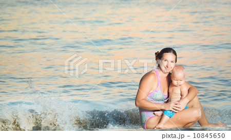 Baby and mother 10845650