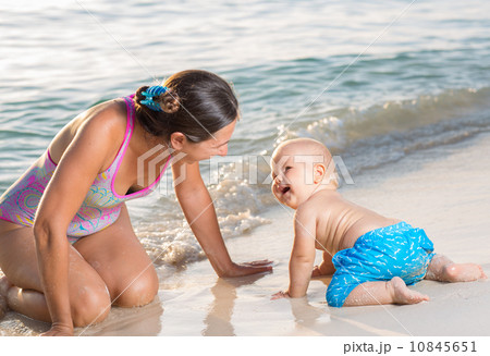 Baby and mother 10845651