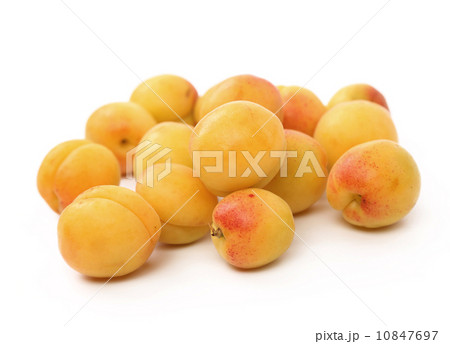 Apricots. Group of ripe apricots 10847697