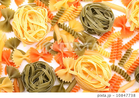 Different pasta in three colors. 10847738