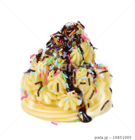 Cake topped with melted chocolate. Cake topped with melted chocolate. 10851005