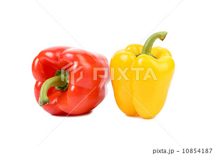 Red and yellow sweet peppers 10854187