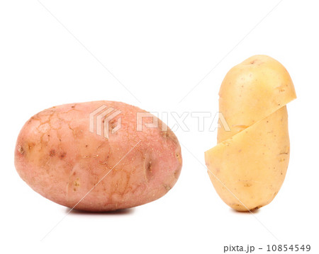 Two potatoe whole and cut. 10854549