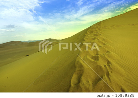 Sunset Desert Sunset Desert 10859239