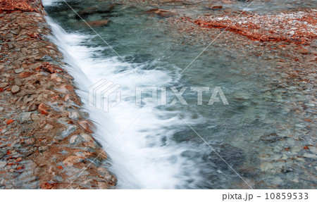 River Falls River Falls 10859533