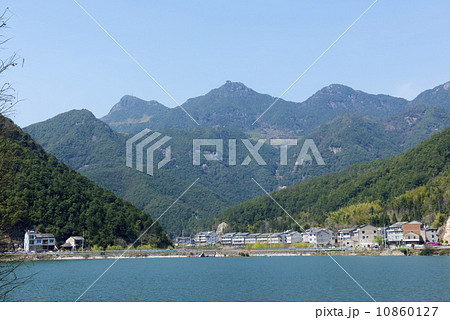 Mountain scenery, lakes and reservoirs Mountain scenery, lakes and reservoirs 10860127