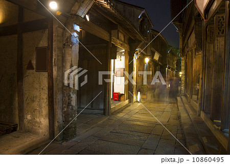 Night street China wuzhen 10860495