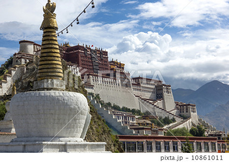 Buddhist stupa and Potala palace in Tibet 10861011
