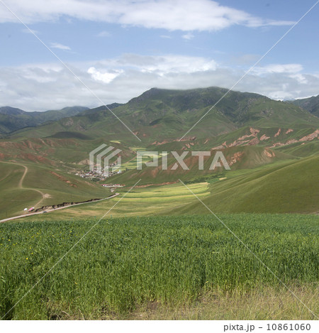 Beautiful rural mountains Beautiful rural mountains 10861060