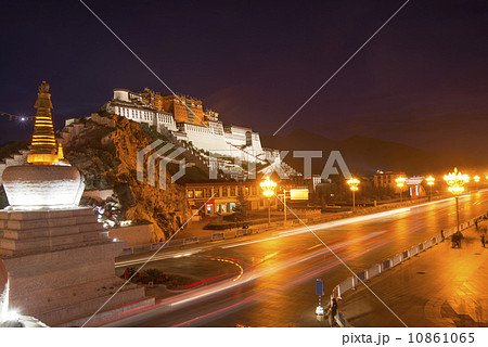 Tibet's Potala Palace at night in China Tibet's Potala Palace at night in China 10861065