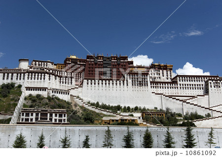 Potala palace in Lhasa, Tibet 10861092