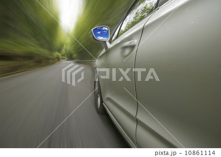 Cars with woods 10861114