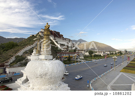 Beautiful Potala Palace in Tibet China 10861202