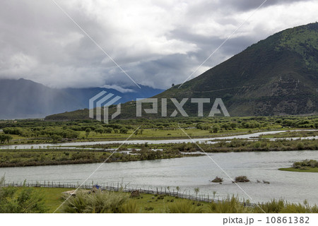 Prairie Rivers Mountains in tibet Prairie Rivers Mountains in tibet 10861382
