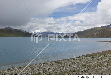 Snow lake in Tibet 10861625