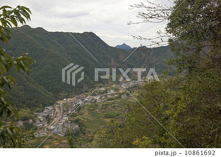 In China Wenzhou "yandang Mountain" yandang Mountain is a famous Chinese landlords park, formed in 120 million years ago. 10861692