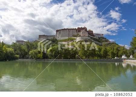 The backside of the Potala Palace in Lhasa, Tibet 10862052