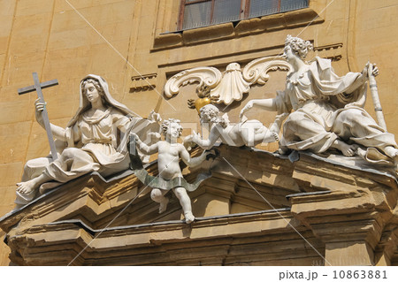 Sculpture composition on building of Court of Justice on Piazza 10863881