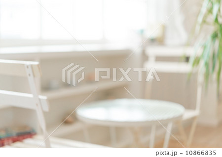 屋内（背景用ぼけ画像） 10866835