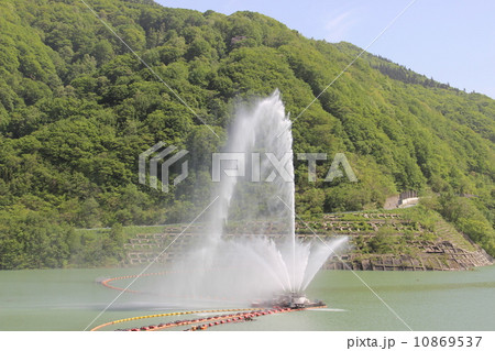 月山湖大噴水 10869537