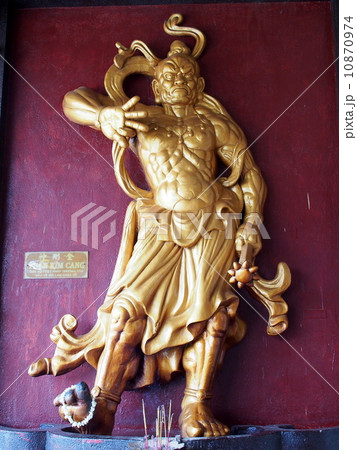 ベトナム　ホーチミン市　ヴィンギエム寺　金剛神 10870974
