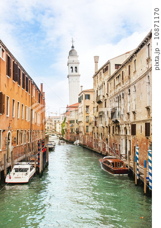 Beautiful romantic Venice 10871170