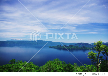 十和田湖畔の春 10871823