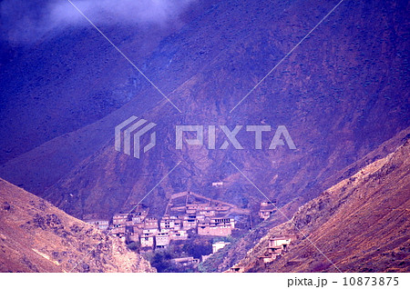 トゥブカル山ふもとからの風景 10873875