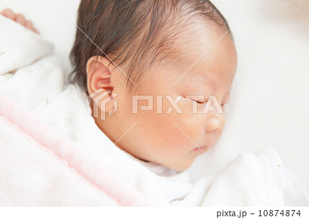 生後4日目 新生児 生後4日目 新生児 10874874